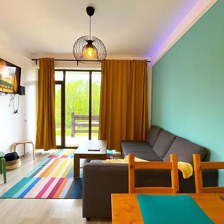 Cozy Riverfront Apartments With Garden And Mountain View 부스테니 외부 사진