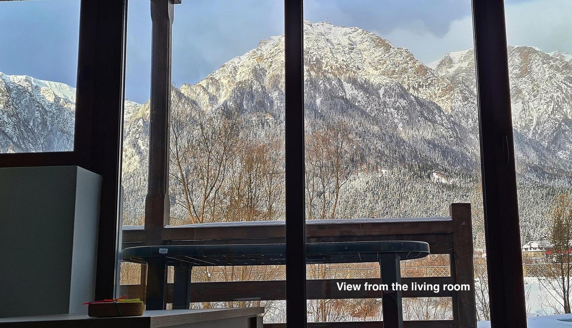 Cozy Riverfront Apartments With Garden And Mountain View 부스테니 외부 사진
