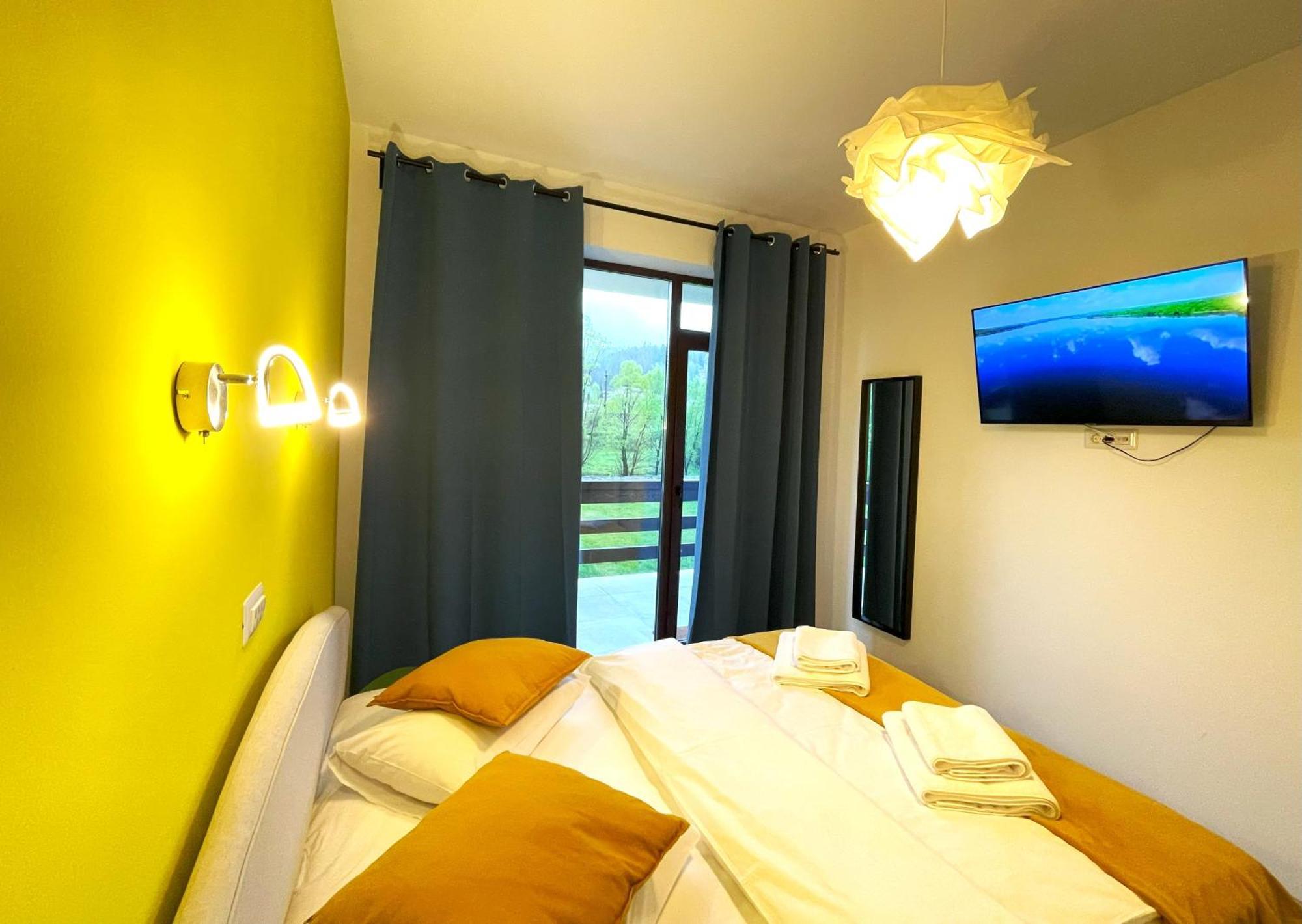 Cozy Riverfront Apartments With Garden And Mountain View 부스테니 외부 사진