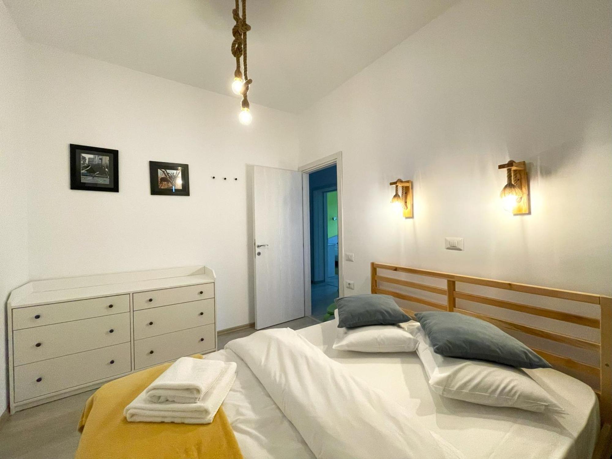 Cozy Riverfront Apartments With Garden And Mountain View 부스테니 외부 사진