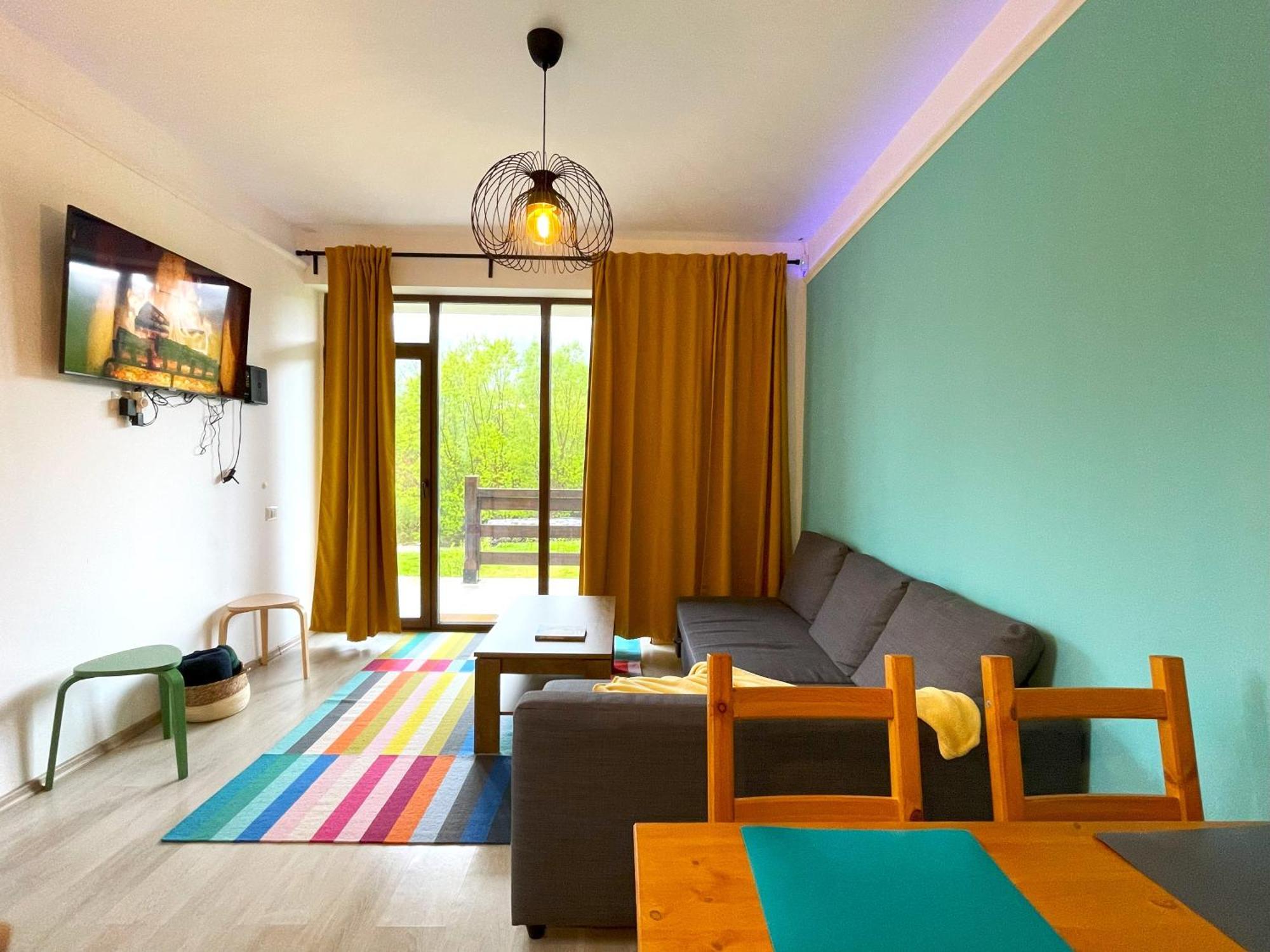 Cozy Riverfront Apartments With Garden And Mountain View 부스테니 외부 사진